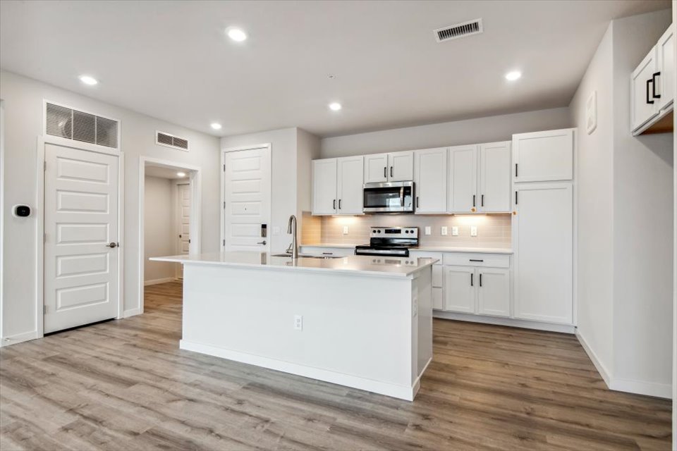 2306 485 Interlocken Blvd., #306