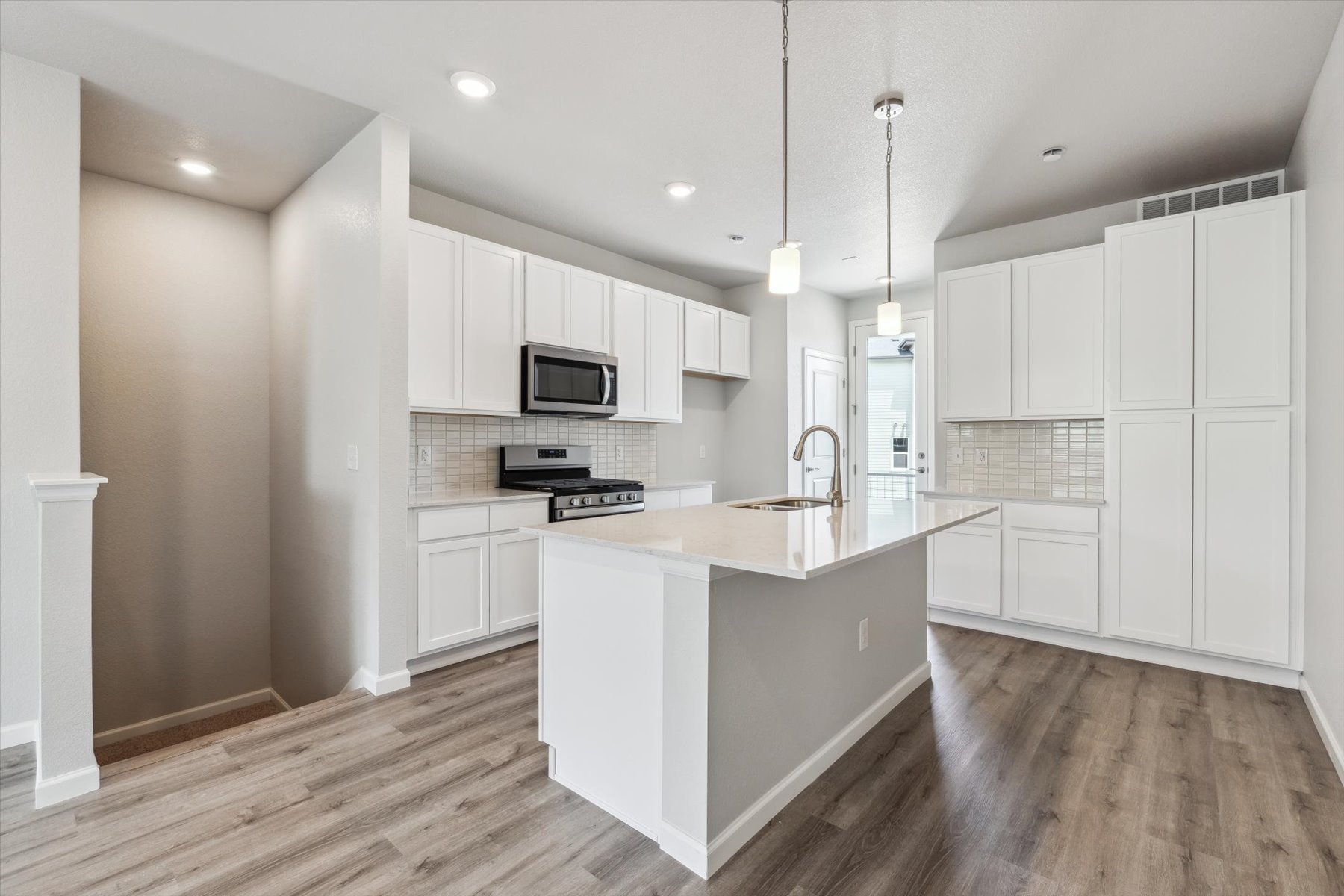 0142 441 Interlocken Blvd., 106